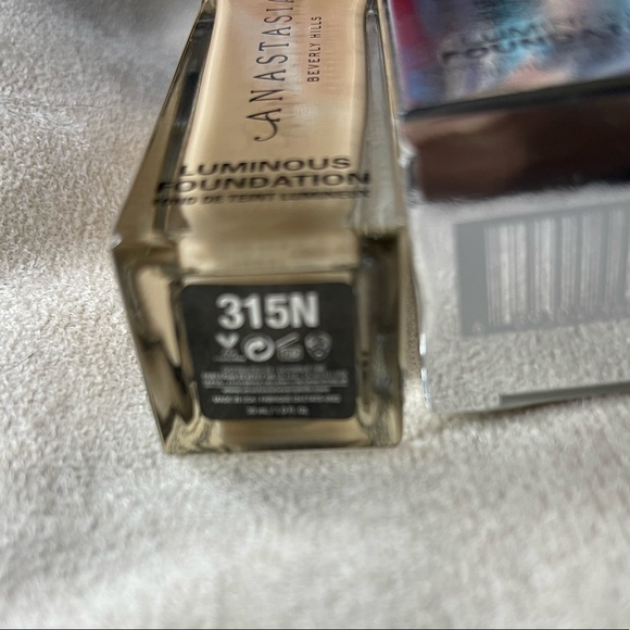 Anastasia luminous Foundation  315N - Picture 12 of 13